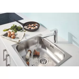 Смеситель для кухонной мойки GROHE Start Edge, средний излив, хром (31697000) Смеситель для кухонной мойки GROHE Start Edge, средний излив, хром (31697000)