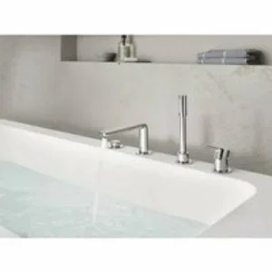 Смеситель для ванны GROHE Lineare на 4 отверстия, хром (19577001) Смеситель для ванны GROHE Lineare на 4 отверстия, хром (19577001)