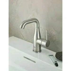 Смеситель для раковины GROHE Essence с донным клапаном, суперсталь (23462DC1) Смеситель для раковины GROHE Essence с донным клапаном, суперсталь (23462DC1)