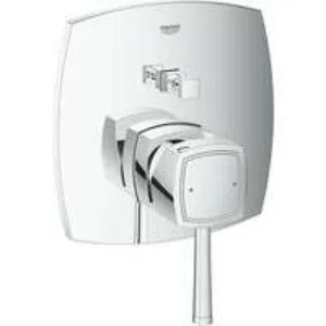 Внешняя часть смесителя для ванны GROHE Grandera, хром (24068000) Внешняя часть смесителя для ванны GROHE Grandera, хром (24068000)