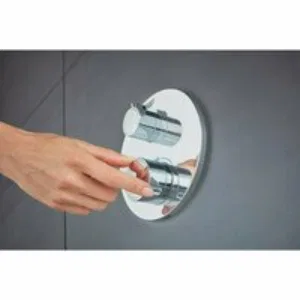 Душевая система GROHE Grohtherm с термостатом для душа, хром (34731000) Душевая система GROHE Grohtherm с термостатом для душа, хром (34731000)