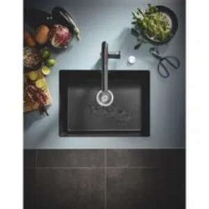 Мойка GROHE K700U с одной чашей, 610 x 460 мм, черный гранит (31655AP0) Мойка GROHE K700U с одной чашей, 610 x 460 мм, черный гранит (31655AP0)
