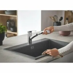 Смеситель для кухонной мойки GROHE Eurosmart с вытяжным душем, хром (30305001) Смеситель для кухонной мойки GROHE Eurosmart с вытяжным душем, хром (30305001)