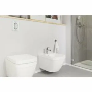 Внешняя часть смесителя для ванны GROHE Eurosmart, хром (24043003) Внешняя часть смесителя для ванны GROHE Eurosmart, хром (24043003)