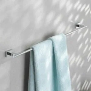 Набор аксессуаров GROHE Essentials Cube (3 предмета), хром (40777001) Набор аксессуаров GROHE Essentials Cube (3 предмета), хром (40777001)