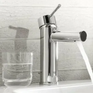 Смеситель для раковины GROHE Essence с донным клапаном, S-size, хром (23379001) Смеситель для раковины GROHE Essence с донным клапаном, S-size, хром (23379001)