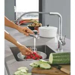 Смеситель для кухни GROHE Essence с вытяжным изливом 2jet, хром (30504000) Смеситель для кухни GROHE Essence с вытяжным изливом 2jet, хром (30504000)