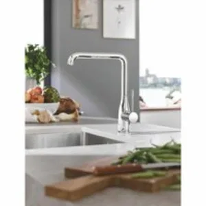 Смеситель для кухни GROHE Essence, хром (30505000) Смеситель для кухни GROHE Essence, хром (30505000)