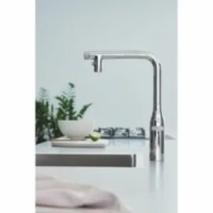 Смеситель для кухни GROHE Essence, хром (31892000) Смеситель для кухни GROHE Essence, хром (31892000)