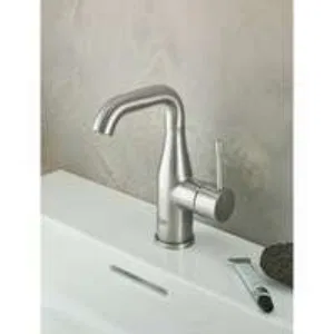 Смеситель для раковины GROHE Essence с донным клапаном, M-size, суперсталь (24173DC1) Смеситель для раковины GROHE Essence с донным клапаном, M-size, суперсталь (24173DC1)